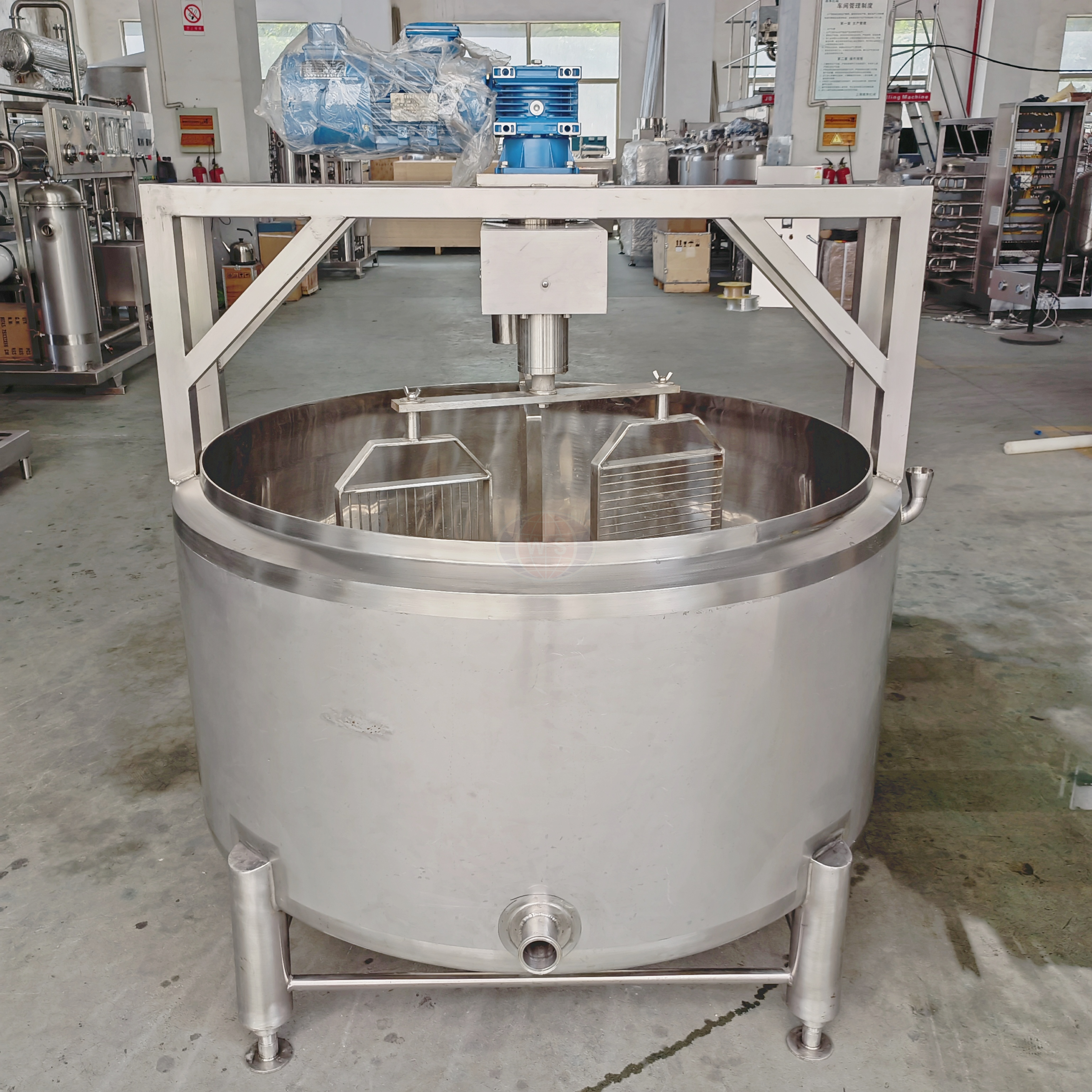 How Do Cheese Making Machines Work Efficiently?